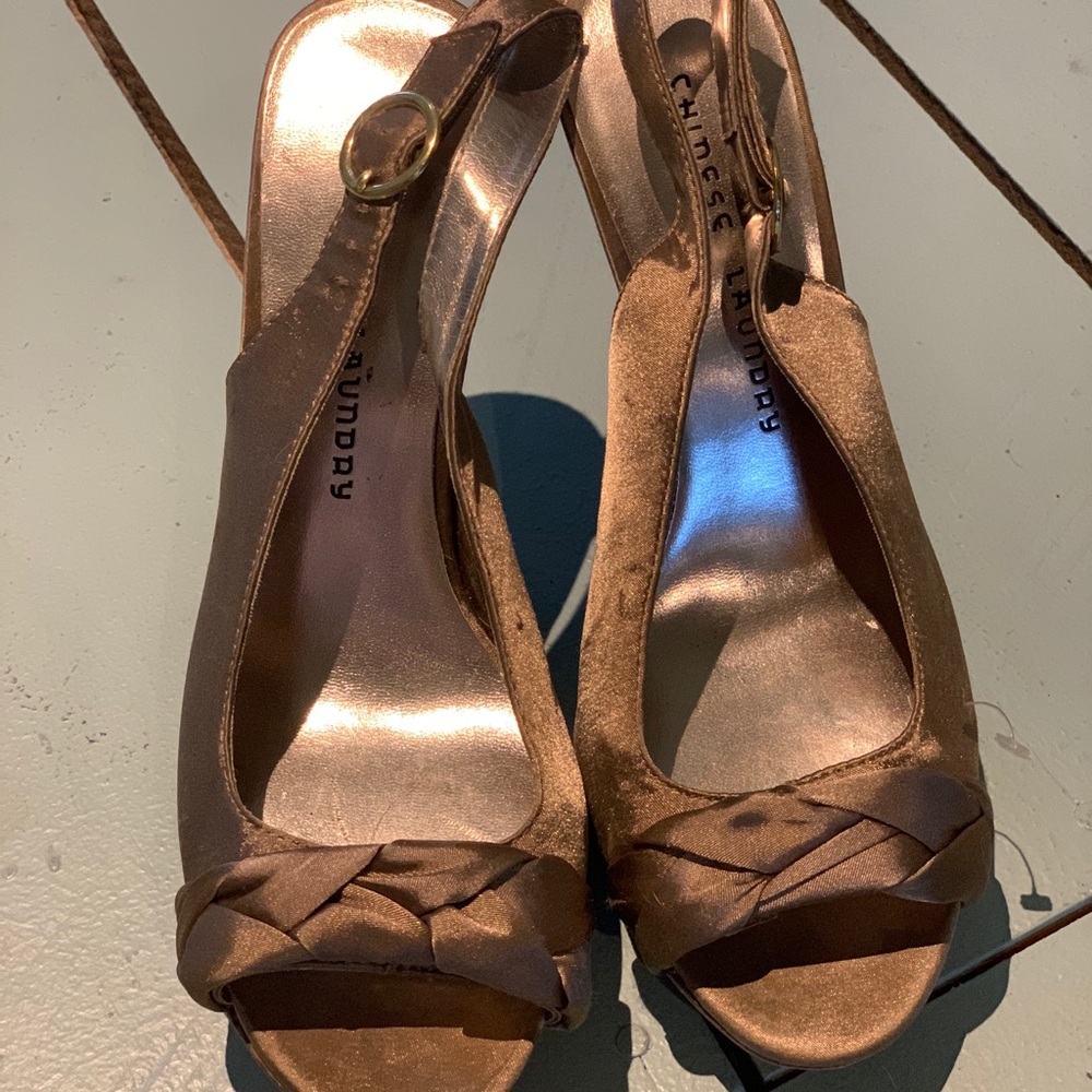 Champagne Chinese Laundry pumps